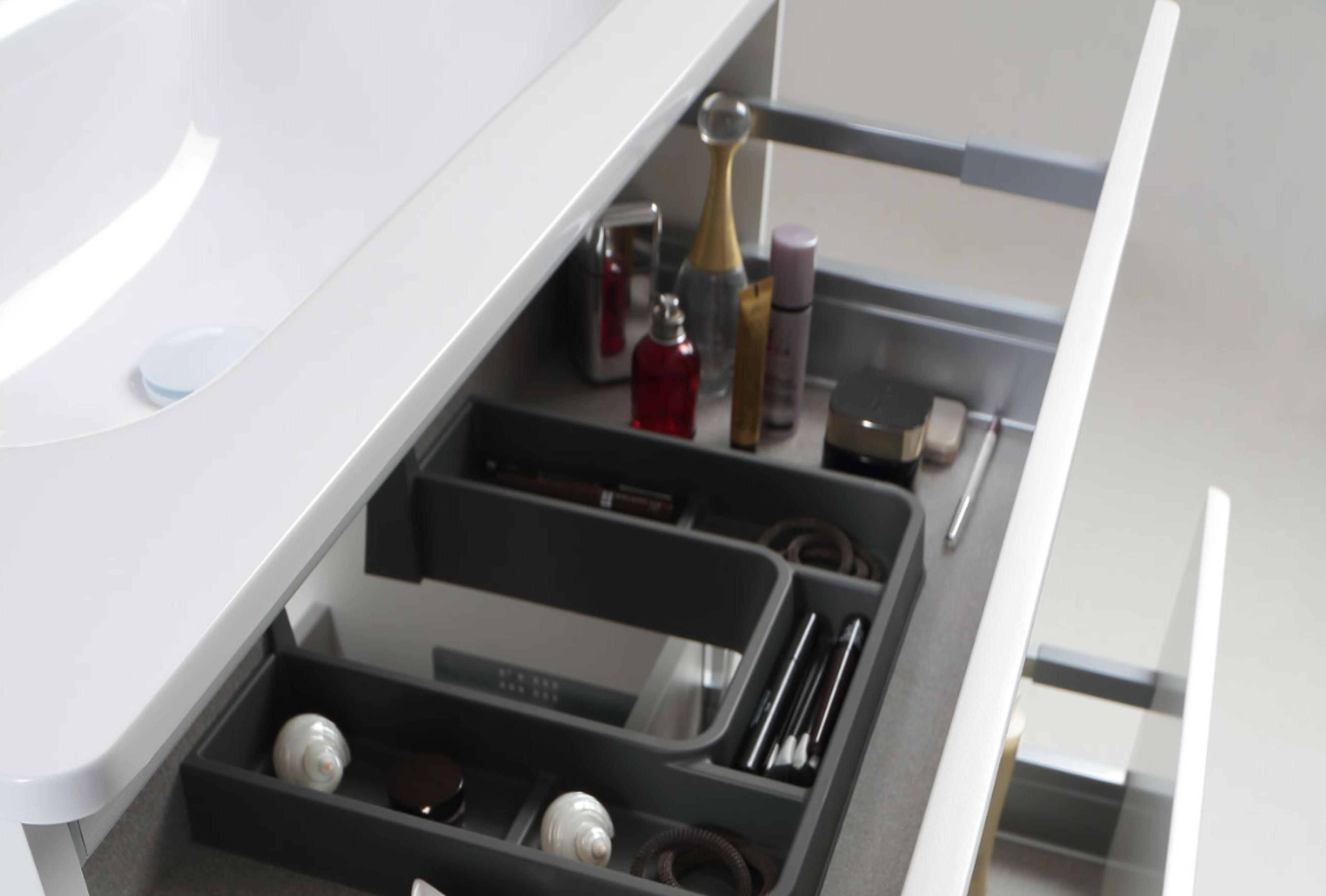 Cajón superior Avilados salva sifón funcionalidad técnica mueble baño Errefe Home