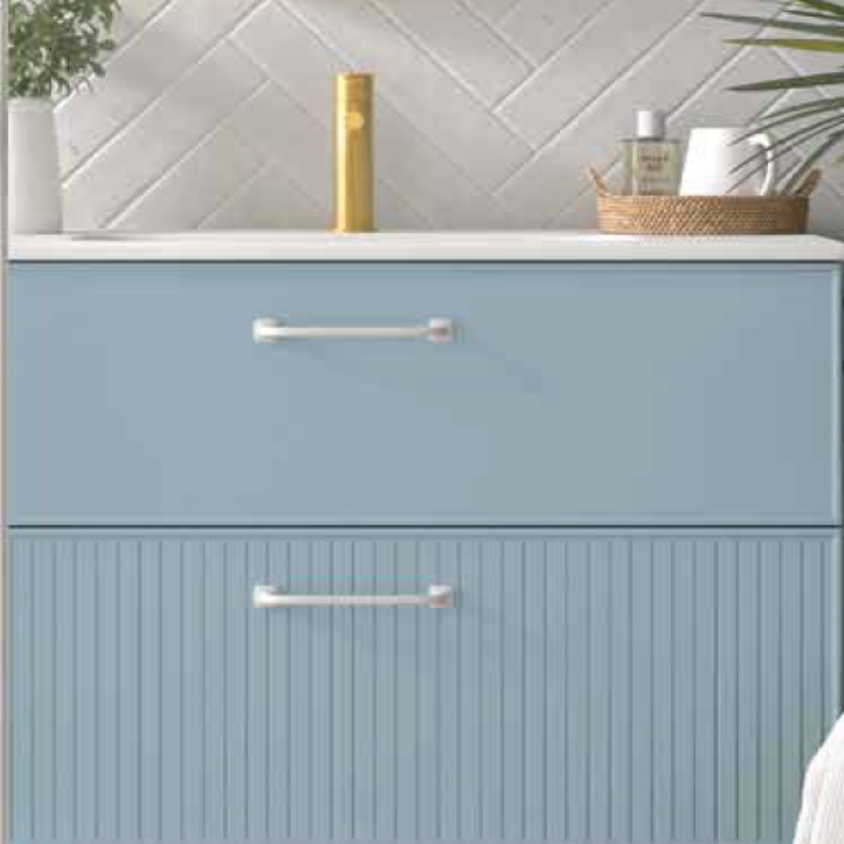 Mueble de baño Blanca Avila Dos 2 cajones suspendidos frente liso y rayado tirador LINE lavabo integrado blanco 1 seno  Errefe Home