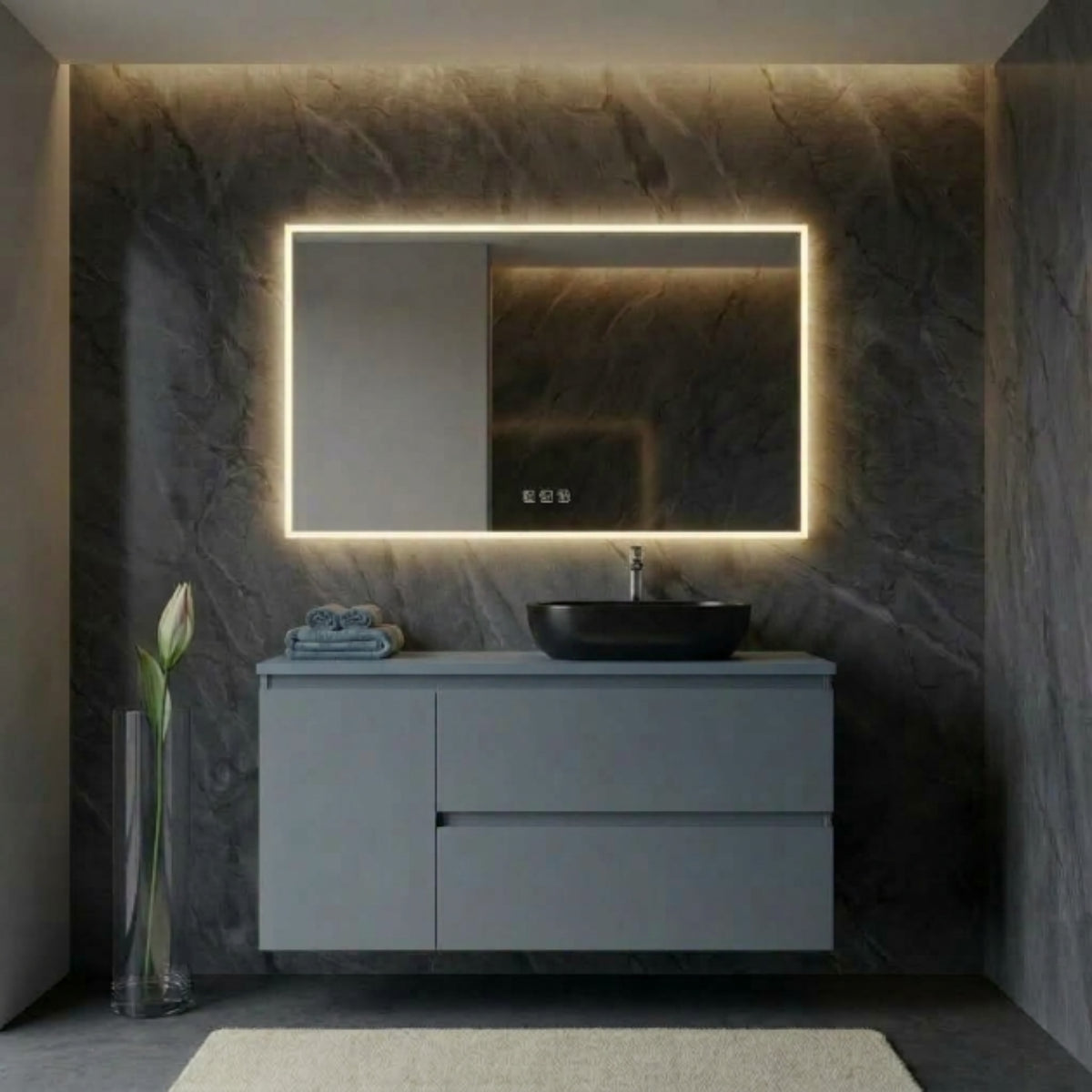 Mueble de baño suspendido 100 cm 2 cajones + 1 puerta, color azul. Lavabo sobre encimera desplazado color negro, tiradores inclinados. Avila Dos - Errefe Home