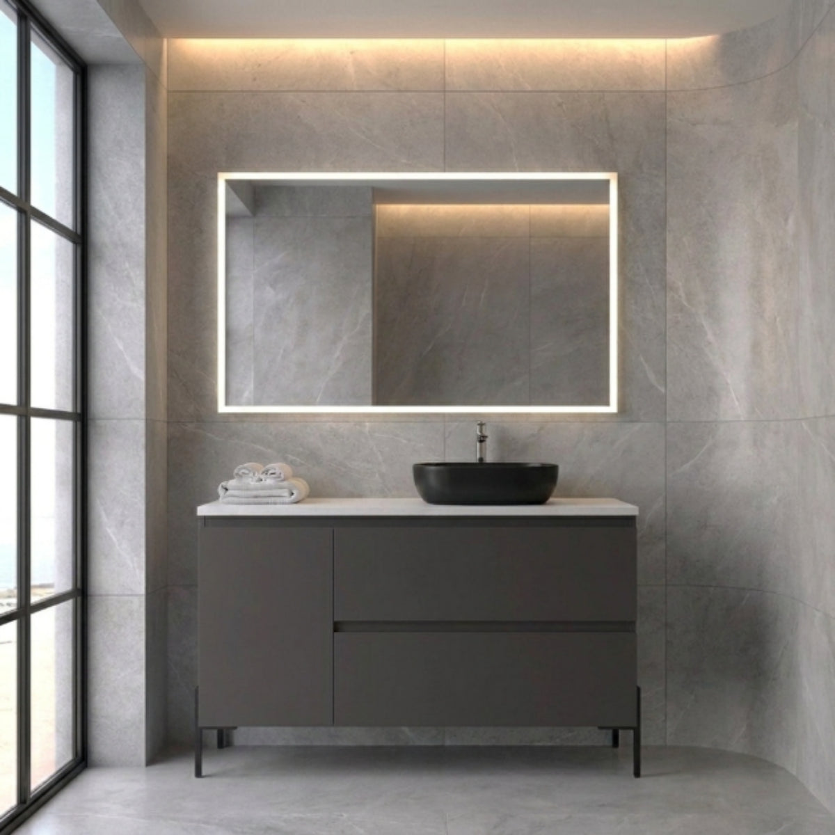 Mueble de baño 100 cm con Patas LUNGO negras - 2 cajones + 1 puerta, color gris. Lavabo sobre encimera desplazado color negro, tiradores inclinados. Avila Dos - Errefe Home