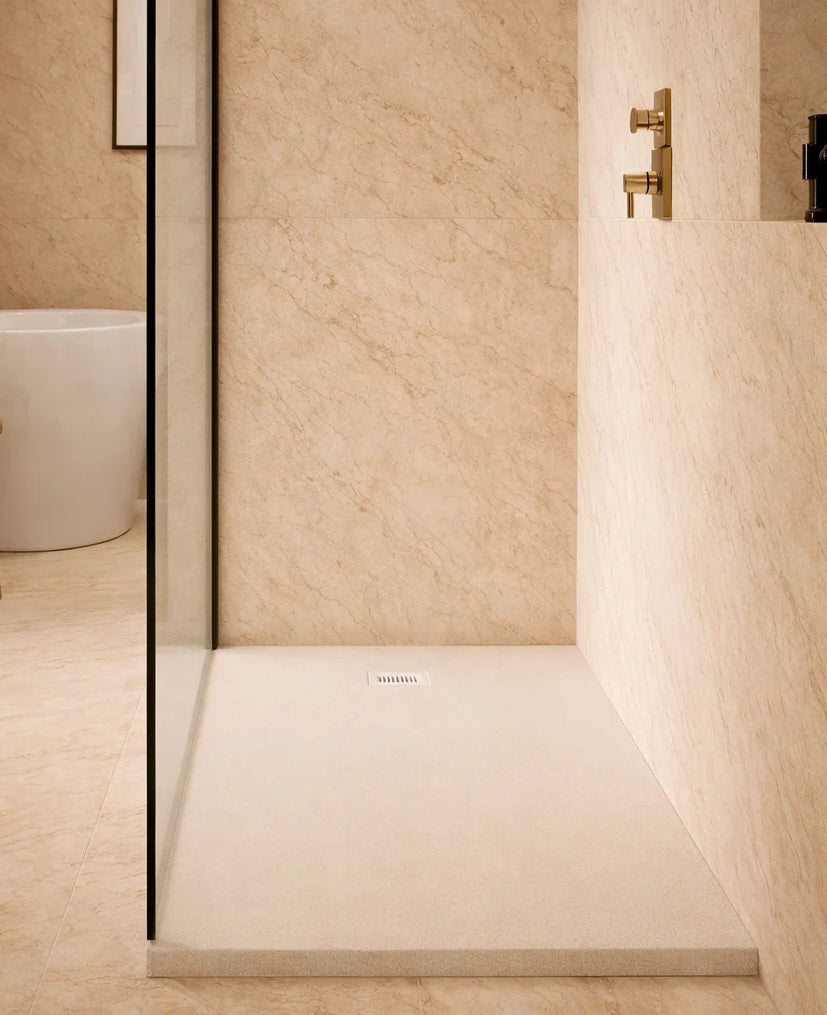 Plato de ducha de resina, Gel Coat, acabado piedra, color beige, antideslizante, rejilla en cromo. Errefe Home