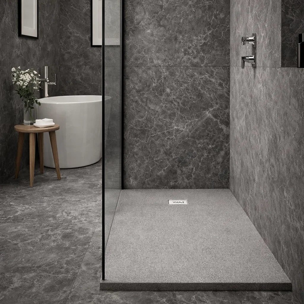 Plato de ducha de resina, Gel Coat, acabado piedra, color gris cemento, antideslizante, facil, de limpiar, liviano. Errefe Home