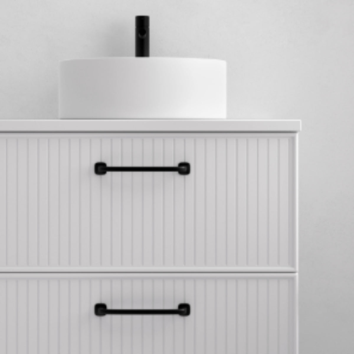 Tiradores LINE colección Blanca Avila Dos, asa metálica color negro para muebles de baño Errefe Home